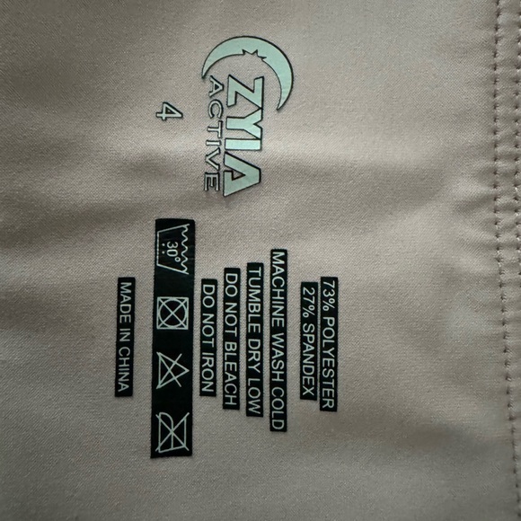 Zyia Leggings & Bra Set - Picture 4 of 4